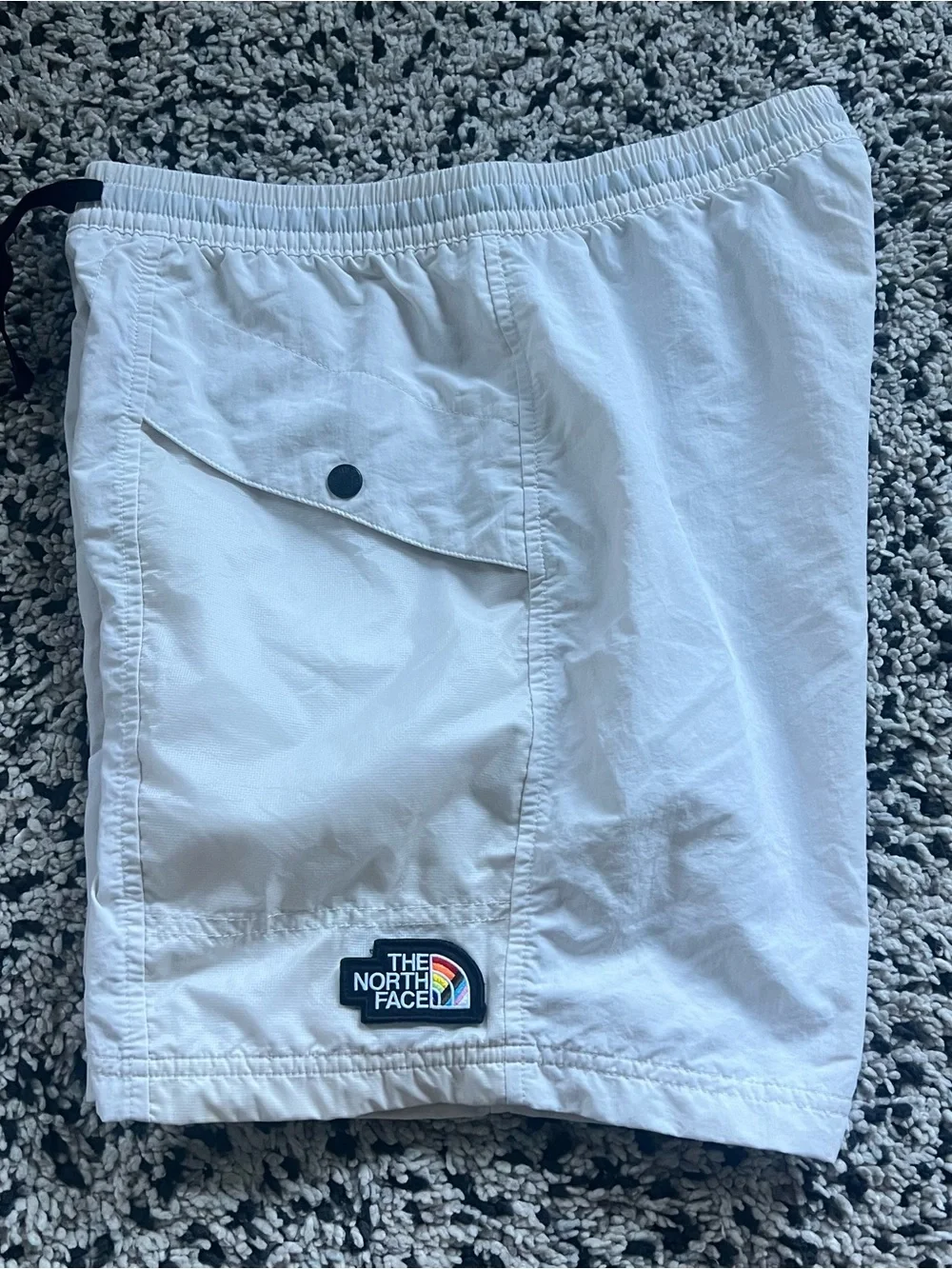 The North Face TNF Outline Shorts Gardenia White Pride Flag Logo Men’s Small